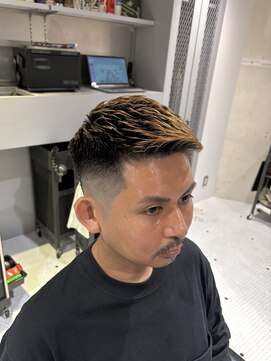 フランクスバーバーザスタンド(Frank’s barber the stand) スペインカール/スパイキーショート/フェザーパーマ/飯田橋トF