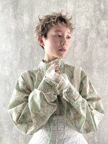 ザ オーダー(THE ORDER)&nbsp;ブロンドベリーショートレイヤーカットウルフカットダブルカラー