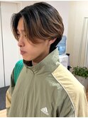 センターパート　毛流れパーマ　ミディアムウルフ