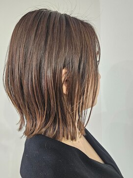 ミドル(MIDDLE) くびれハネ感ボブLightBeige/府中美容室/夜間