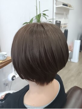 スターリリー(Starlily) 丸みショート