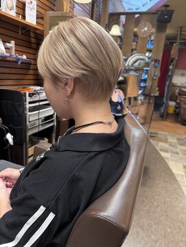 ヘアースペース エートゥーゼット(HairSpace AtoZ) ベリーショート/ミルクティーベージュ/マッシュショート