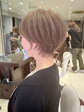 アース 栄店(HAIR&MAKE EARTH) earthショートレイヤーボブミルクティー丸みショートボブ
