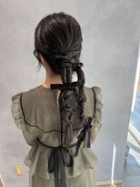 ノル(nol.) 暗髪でも可愛いツイン編みおろしヘア