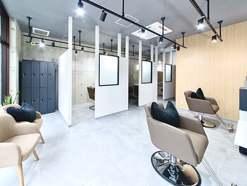 リジー 京橋(LYZY)の写真/《11月1日NEW OPEN！待望の髪質改善個室サロン》新しい価値を!人の目を気にせず,寛ぎながら希望を叶える。