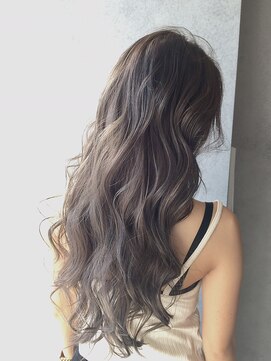 ヘアサロンM 新宿 デザインカラー/厚めバング/ローライト/スリークボブ