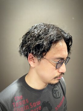 ヒロギンザ 六本木店(HIRO GINZA) センター分けツイストスパイラルパーマ