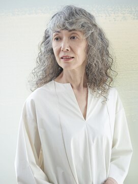 えがお美容室 【えがお美容室】50代60代に人気☆ロングウェーブヘア