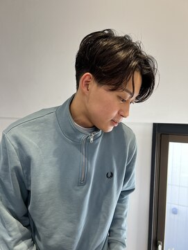 トレス(TRESS) メンズセンターパート　毛流れパーマ　刈り上げニュアンスパーマ