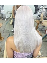 イェッカ パビル(YECCA pabil) ホワイトカラー