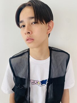 フィフス(fifth) ◇センターパート アッシュベージュ かき上げヘア