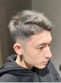 暗めシルバーアッシュ ツーブロック ベリーショート