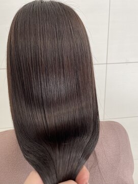 クオリア(Quaria) 【Quaria】ナチュラルストレート☆ロング