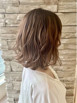 レナークアリア(LENAHC ARIA) ミルキーベージュカラー