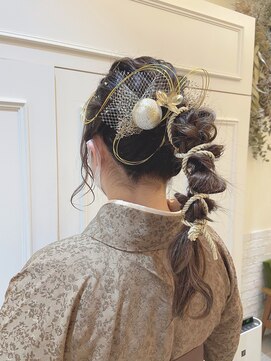 ローレン(Loren) ポニーテールアレンジ