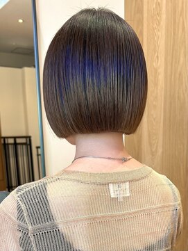 ラフ 新宿(Laff) 新宿 大人可愛い 20代30代40代 前下がりボブ 切りっぱなしボブ