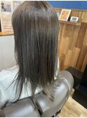 オリーブグレージュ