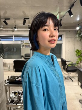 イー(Ii) チラッと見えるインナーカラー/ ボブ