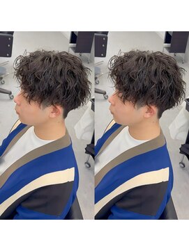 ブライト(BRIGHT) センターパートツイストスパイラルパーマ