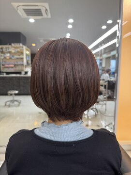 シャンプーボーイエイムス(SHAMPOO BOY aims) 丸みショートボブ