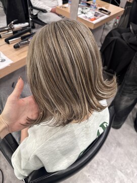 レディアル 大宮(REDEAL ope.) 【ハイライト】ベージュハイライトバレイヤージュ