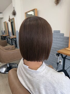 リープ(leap hair) オリーブベージュ × パツっとボブ