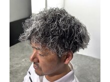 アクセル(AXL)の雰囲気(白髪ぼかしハイライトブリーチにツイストスパイラルパーマ☆)