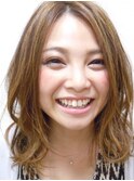 ユルめの巻き髪スタイル