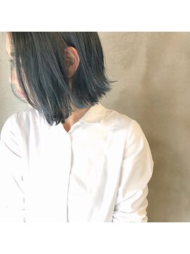 ミント(mint) 透けるカーキグレー＆ボブ