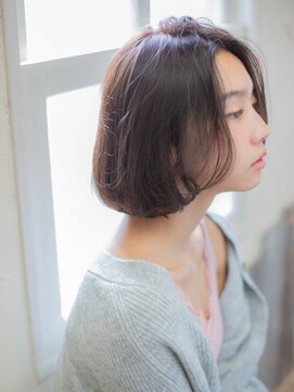 フローラビューティーヘアー(Flora Beauty Hair) フェミニンセンターパート/20代/30代/40代/50代/岡山/表町