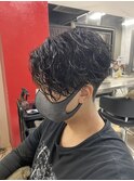 センターパートツイストスパイラルパーマ波巻きスパイラルパーマ