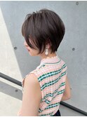 ショートボブ　束間　立体感　ハンサム　丸み　くびれ