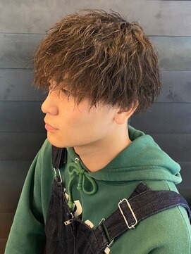 ディスイズバーバーサード(THIS IS BARBER 3rd) ベージュカラー メンズマッシュ ツイストスパイラルパーマ