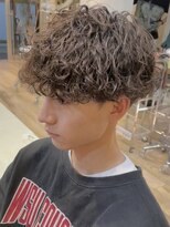 波巻きスパイラルパーマメンズマッシュツーブロック栄