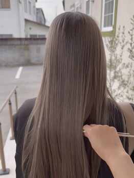 ファミーユ(famille)の写真/【西条/トータルビューティーサロン】メテオ/アルカリ酸熱髪質改善Tr取り扱い◇毛先まで潤うヘアに♪