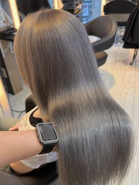 インク サカエ(inq sakae) 洗練された透明感カラー/シルバーグレージュ