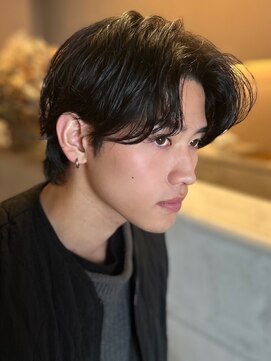 ガーデンヨコハマエスト(GARDEN YOKOHAMA est) 韓国マッシュ　ブルーブラック　センターパート　パーマ