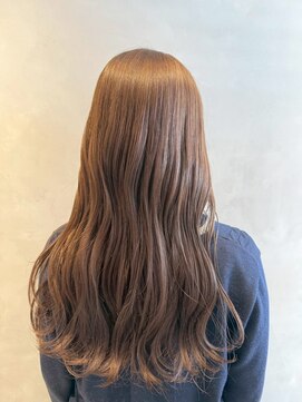 エスケープ トゥ ボナ(ESCAPE to bona.) 透明感×ツヤ感で映える緩やかウェーブ/アッシュブラウン