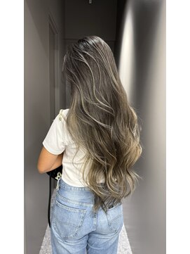 ジュイル ハラジュク(JEWIL HARAJUKU) ロングに合うハイライトバレイヤージュ