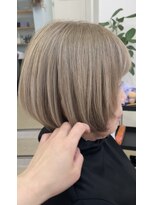 リンド(Lindo) 透明感ベージュの大人ボブ