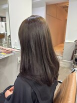 メモリーズ 表参道(Memories)&nbsp;20代30代オリーブグレージュで艶と透明感で柔らかいヘア