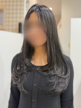 動くたびに可愛い♪ ザクザクレイヤーで艶ロングに！