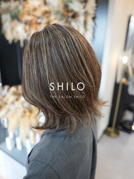 シロ(SHILO)の写真/赤みを抑えた透明感カラーで理想の髪色へ。SHILOの高い技術で艶感溢れる最旬のデザインを叶えます♪/諏訪