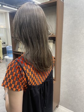 デイジー(Daisy) 天神 大名 1ブリーチ くすみベージュ