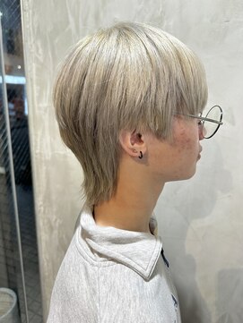 オルロバイイザ(ORLO by IZA) ◎ブロンドカラー×中性ウルフ