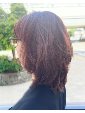 ヴァロ(Valo) ウルフレイヤー/ピンクブラウン／白髪ぼかし