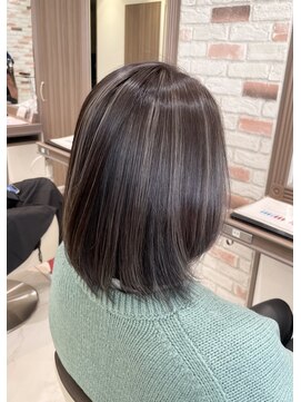 ロエ 元町店(Loe) 脱白髪染めシルバーアッシュ