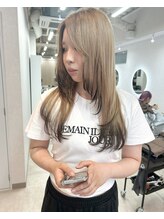 フェブリエ(Fevrier) ハイライトカラー ホワイトベージュ+裾カラー+レイヤーカット