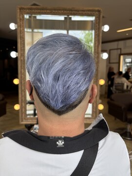 コワファースト 大分(COIFF1RST) ホワイトカラー