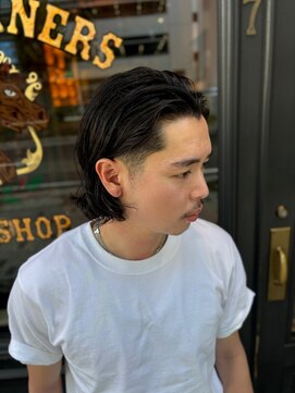 フォーコーナーズ(Four Corners) サーフカール／テーパーフェード／ローフェード